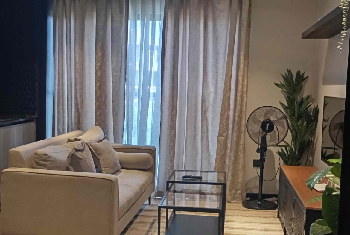 A FURNISHED STUDIO TO LET IN WESTLANDS
