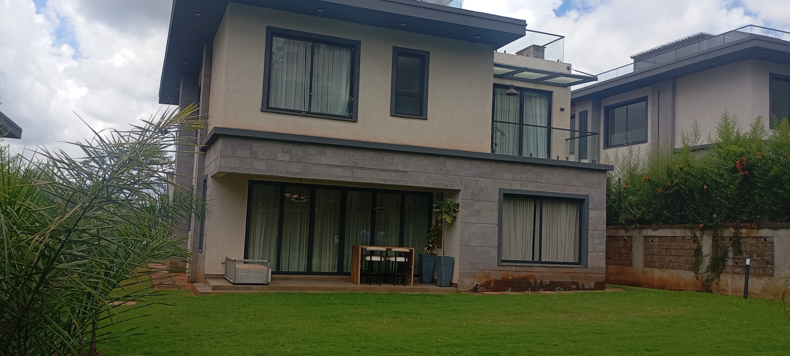 A FOUR BEDROOM TOWNHOUSE FOR SALE IN LORESHO