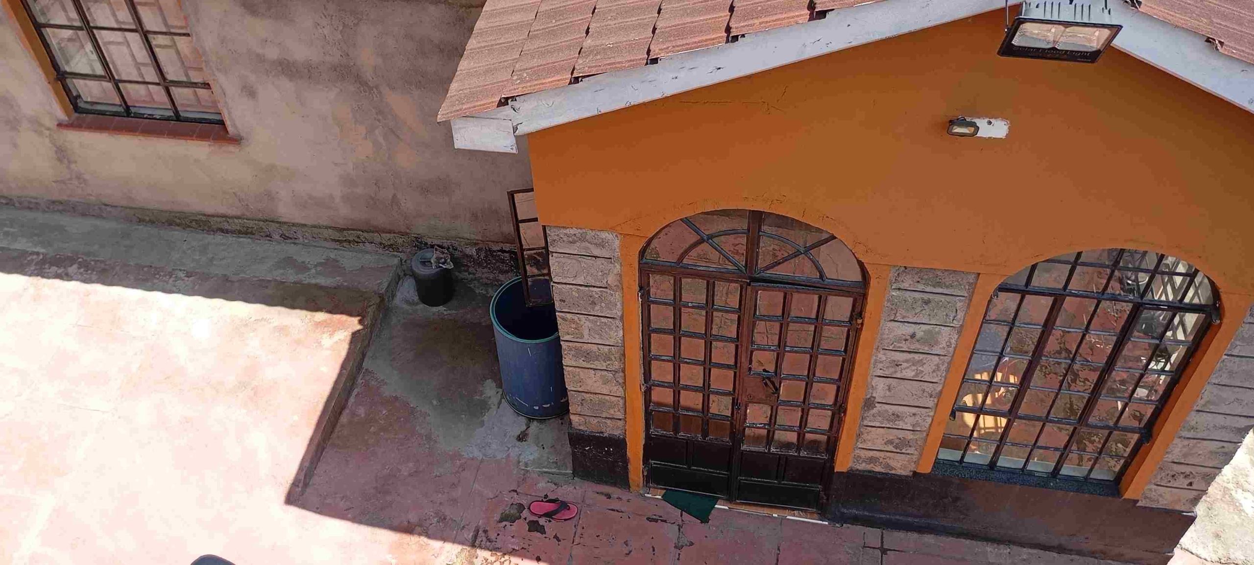 A BUNGALOW(WITH AN EXTENSION OF APARTMENTS) FOR SALE IN ONGATA RONGAI
