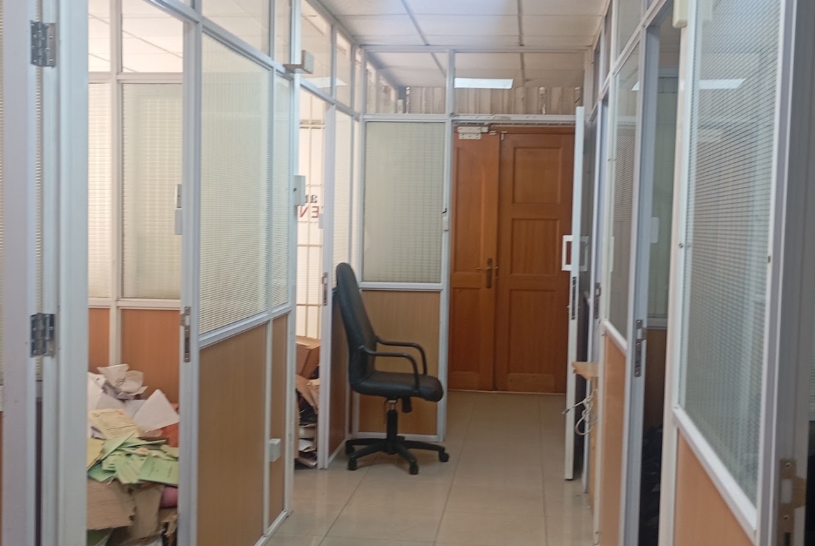 A 970SQFT OFFICE SPACE TO LET ON GROUND FLOOR IN WESTLANDS