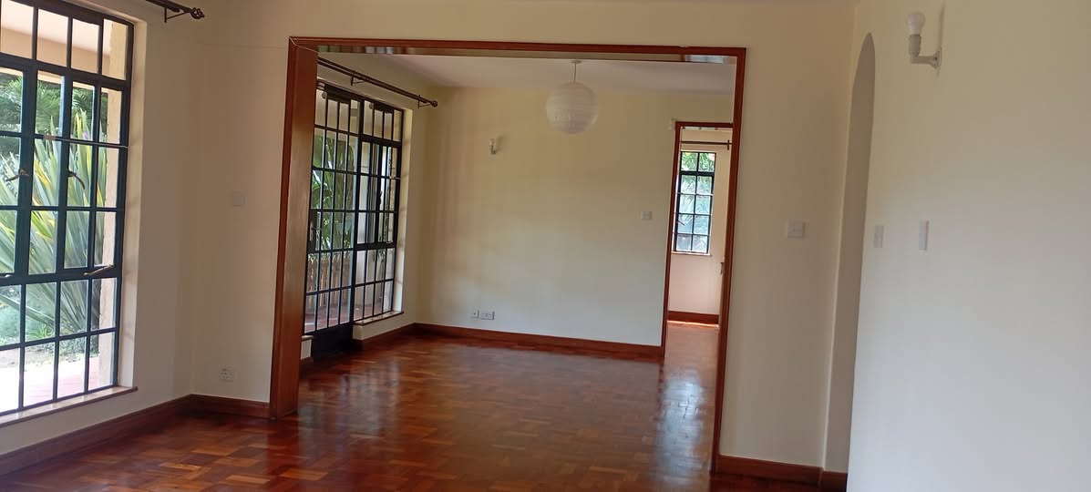 Runda 005 Exquisite 4-Bedroom All-Ensuite House to Let in Runda