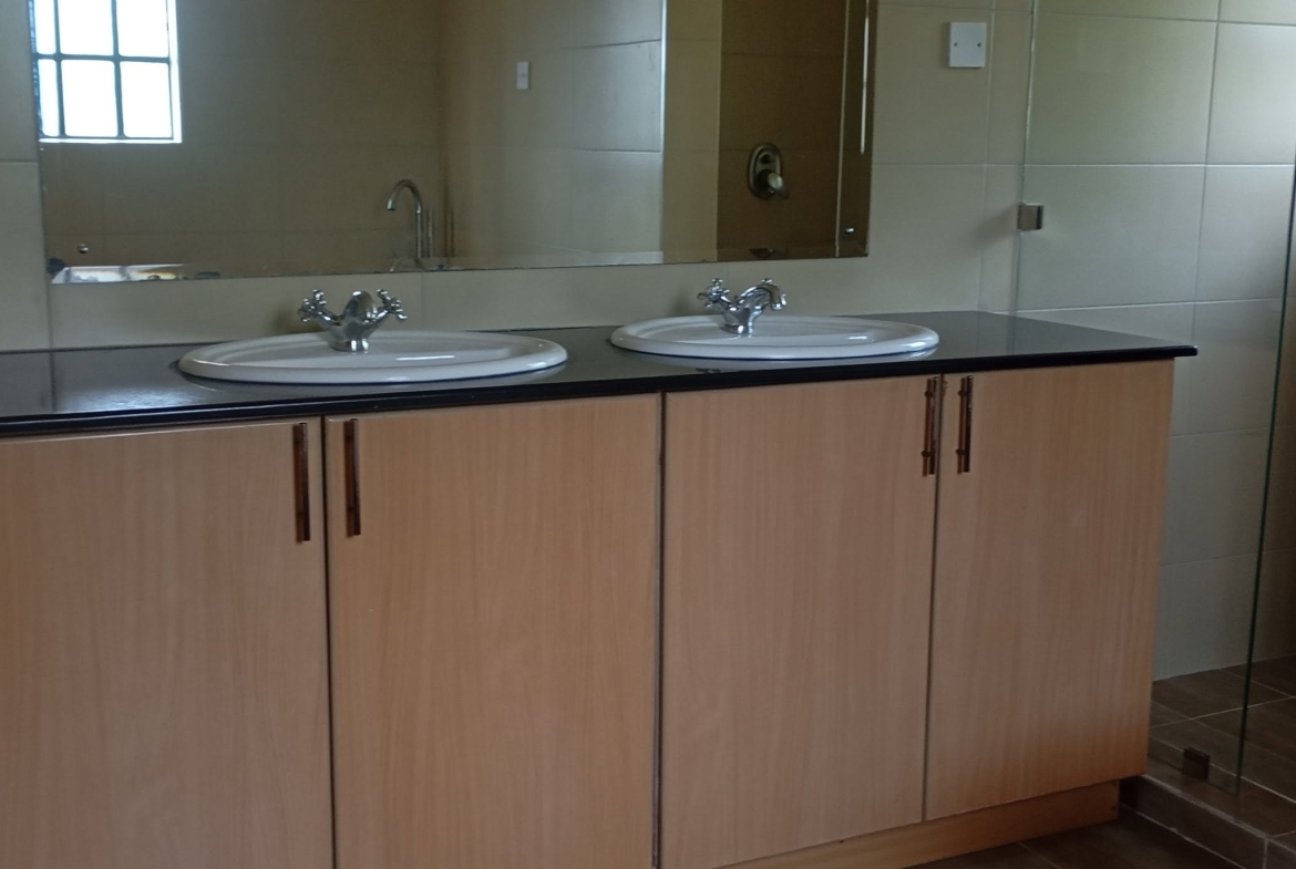 Exquisite 4-Bedroom All-Ensuite House to Let in Runda
