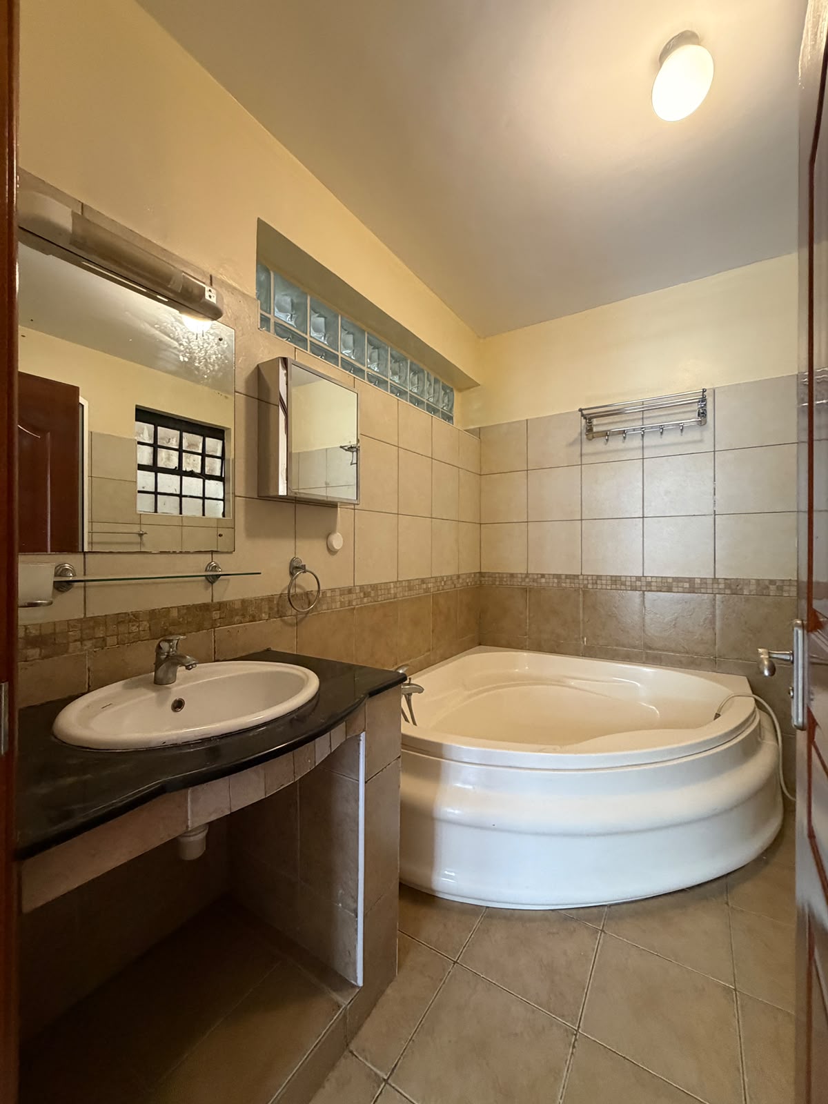 WhatsApp Image 2026-08-05 at 20.23.16 (1) A 3 Bedroom apartment for sale in Lavington