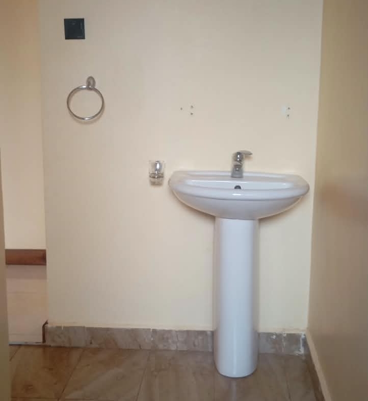 A Three Bedroom apartment for sale in Thindigua