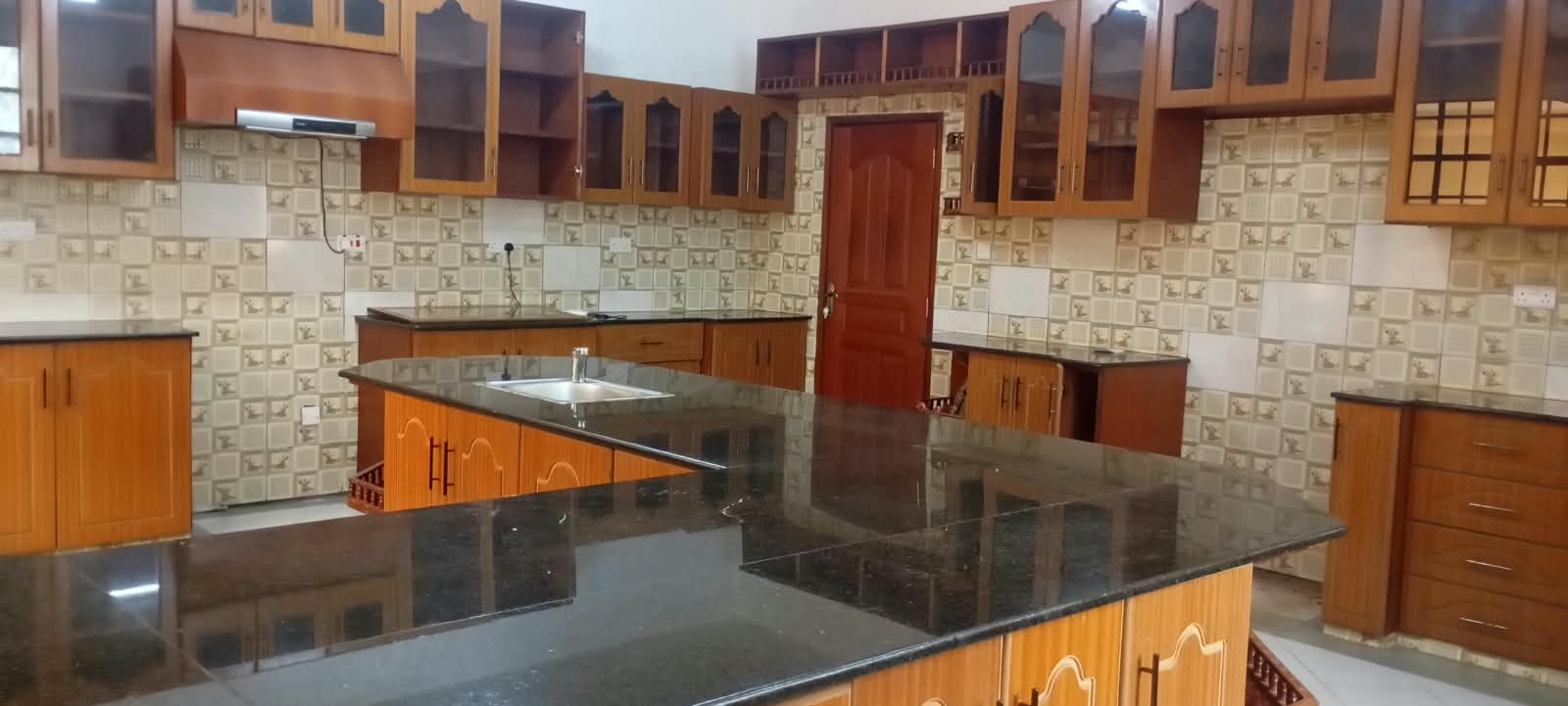 WhatsApp Image 2026-09-15 at 15.48.42 (2) A 4 Bedroom Standalone Mansion to let in Kiambu Road
