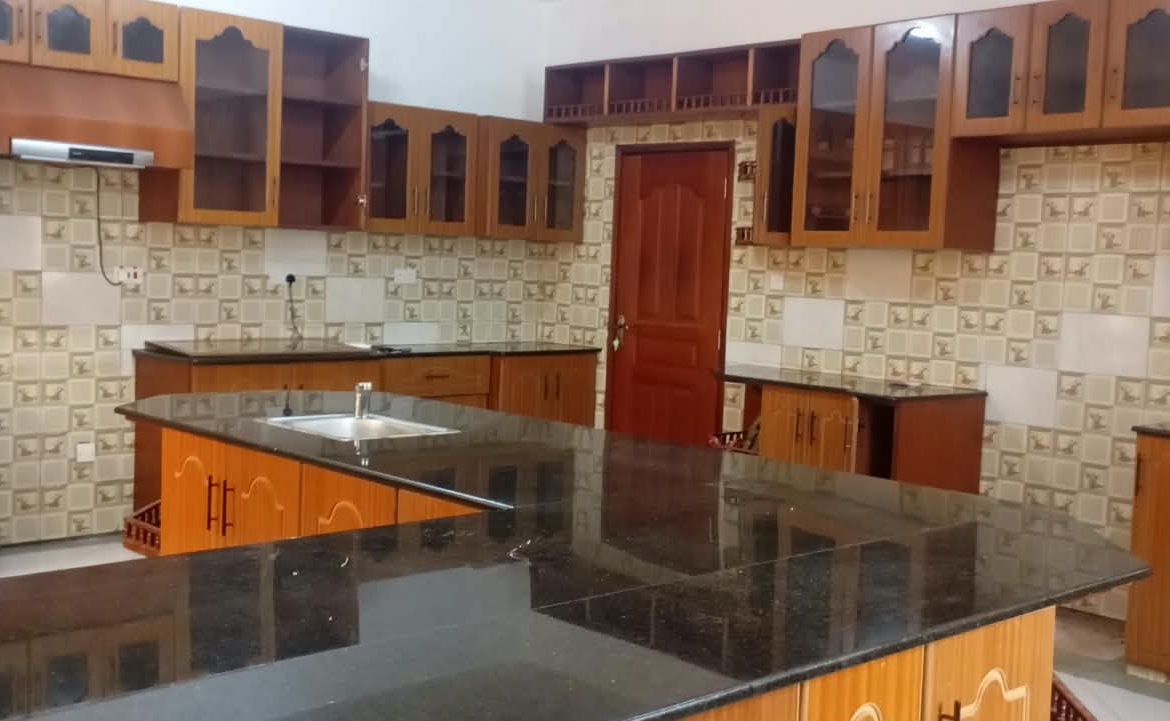 A 4 Bedroom Standalone Mansion to let in Kiambu Road
