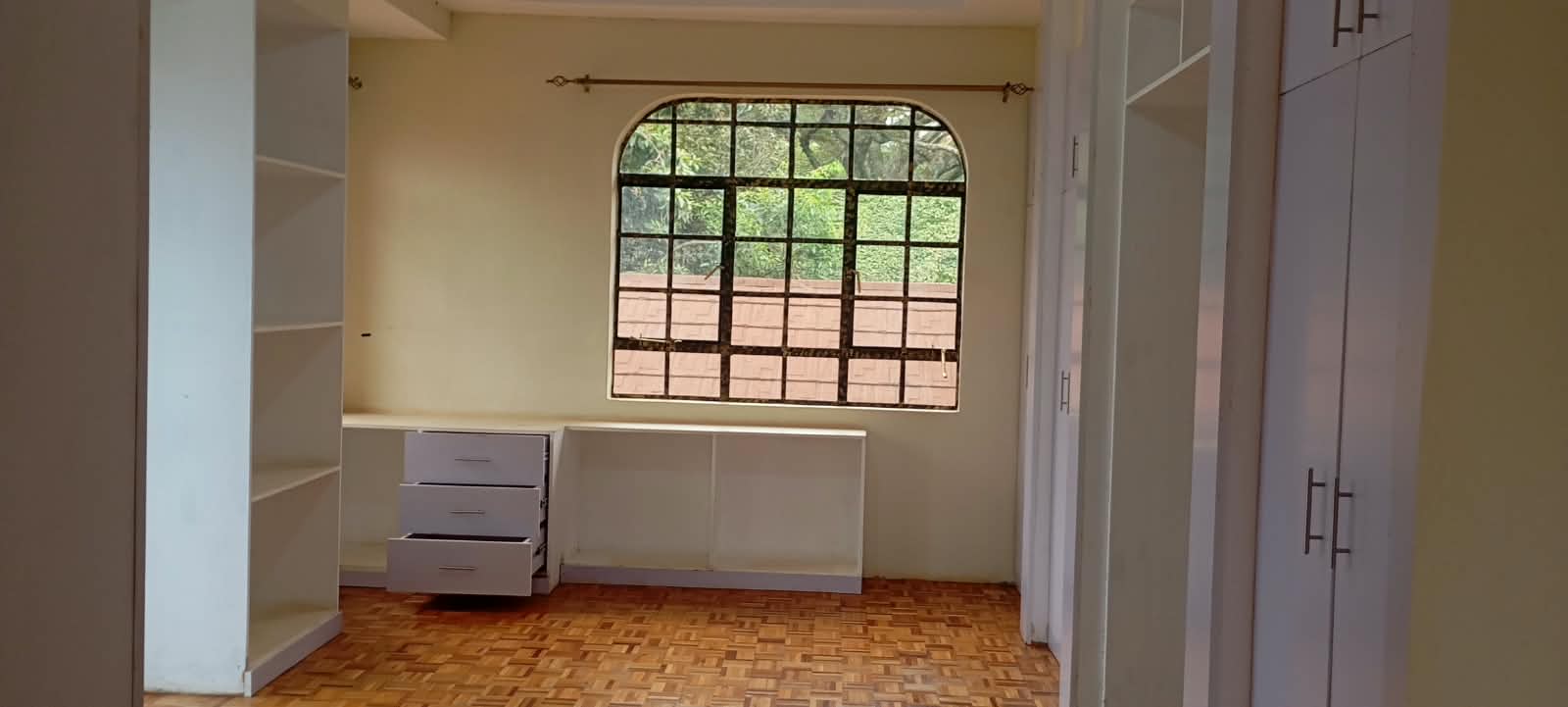 WhatsApp Image 2026-09-15 at 15.49.19 A 4 Bedroom Standalone Mansion to let in Kiambu Road